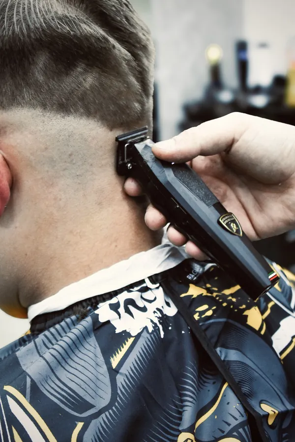 Fade hajvágás trimmerrel BLADE KING'S Isaszeg